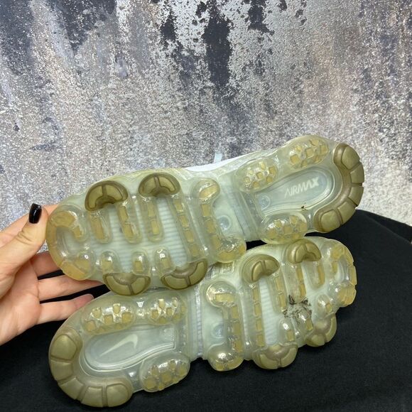 Nike Air Vapormax Flyknit Platinum Gray Running Athletic Shoes Size 7.5 - Picture 15 of 16